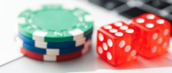 Poker Online vs Standard Poker - Cili Ã«shtÃ« ndryshimi?