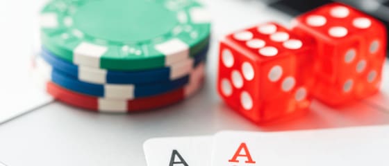 Poker Online vs Standard Poker - Cili është ndryshimi?