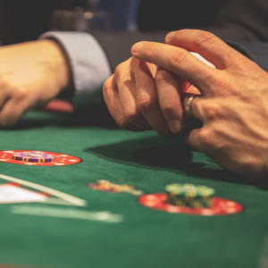 Lista e Termave dhe Përkufizimeve të Pokerit