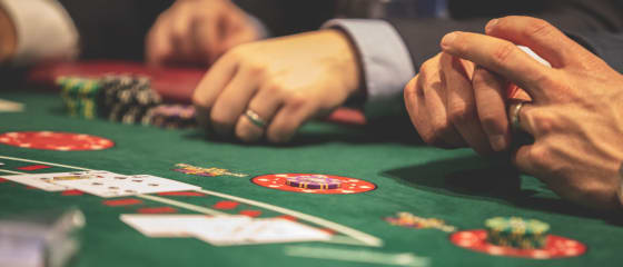 Lista e Termave dhe Përkufizimeve të Pokerit